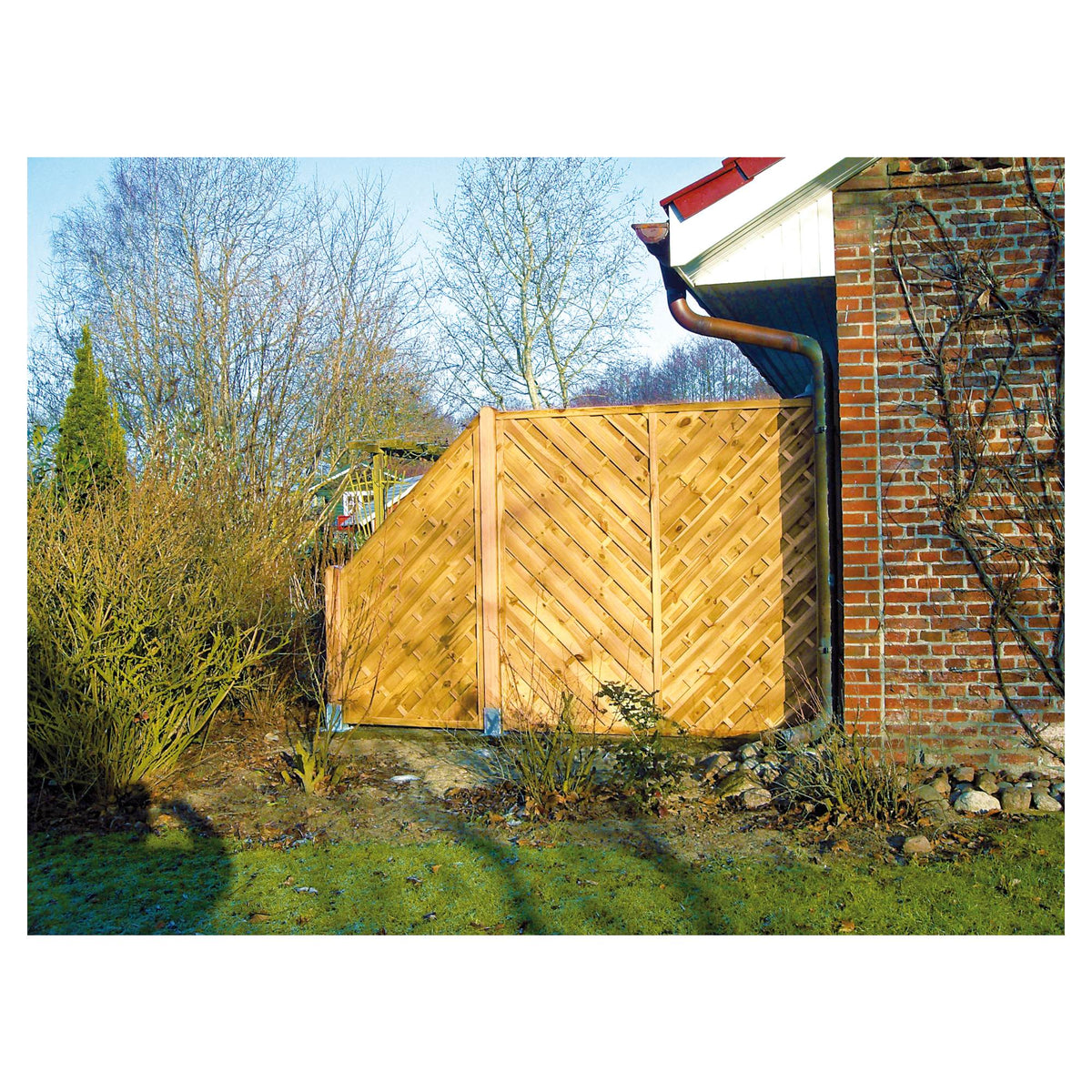 Maxi-Diagonal 1  180 x 180 cm
Rahmen 45/45 mm, kdi grün
Lamellen geriffelt & geschraubt
