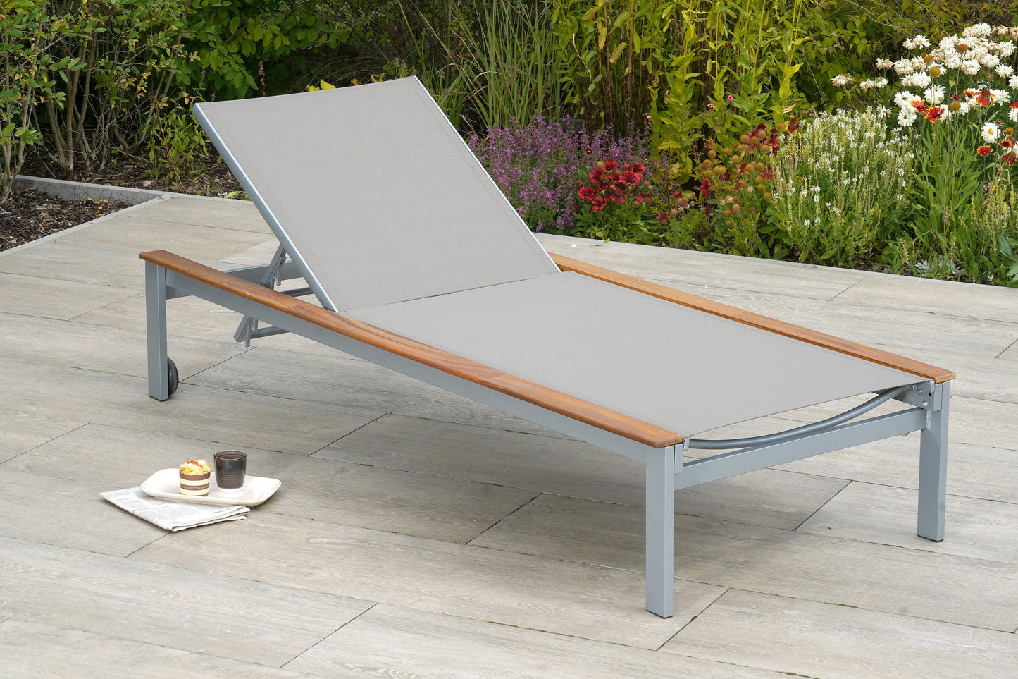 Naxos Liege
Aluminium/Textil/Akazie