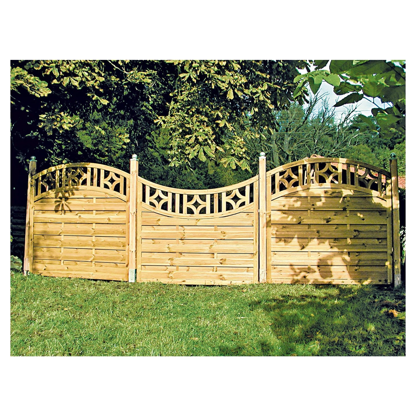 Antikzaun-Serie Doppelbogen I
180 x 180/160 cm, kdi-grün
Rahmen 45/68 mm, Lam. genutet, geschr.