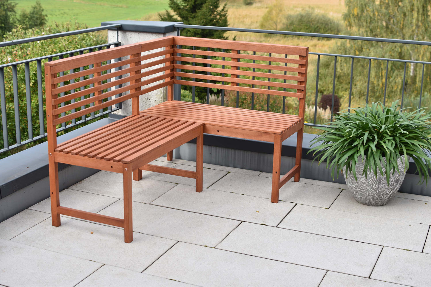 Eckbank 
100 x 90 cm 
Eukalyptusholz