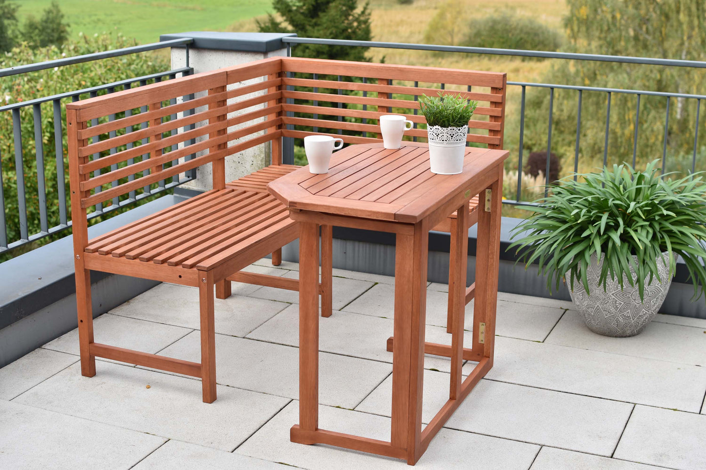Eckbank mit Klappentisch 
90 x 50 cm