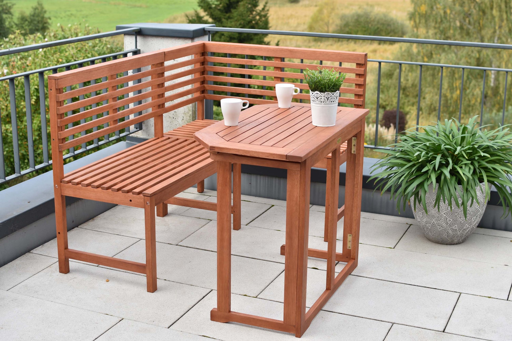 Eckbank mit Klappentisch 
90 x 50 cm