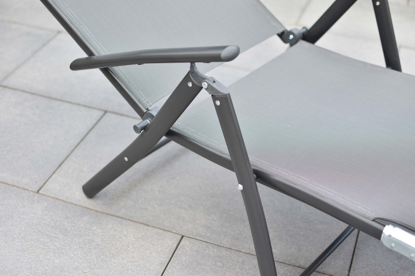 Deckchair
Rückenlehne 4-fach verstellbar