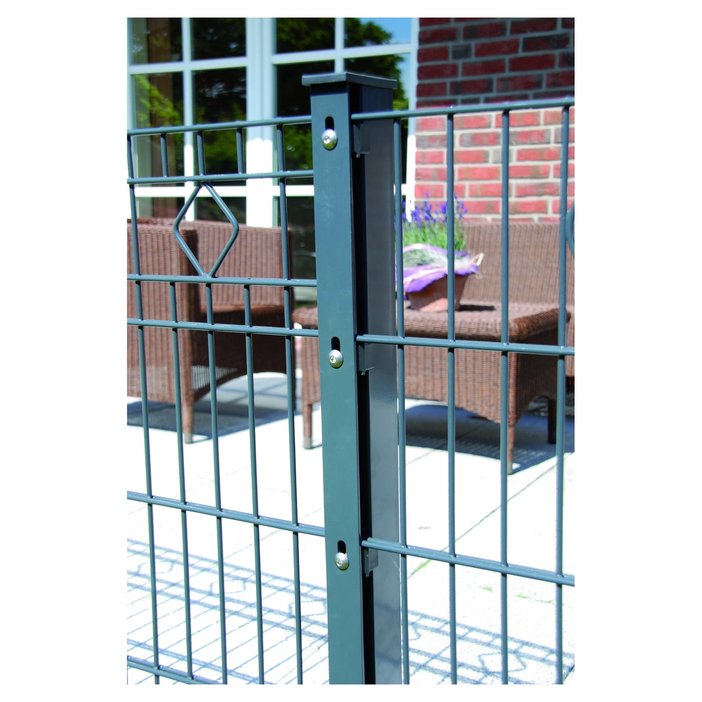 JERRY Zaunpfosten RAL 6005 grün
für 1830 mm, RR60/40 x 2400 mm
mit Flacheisenleiste