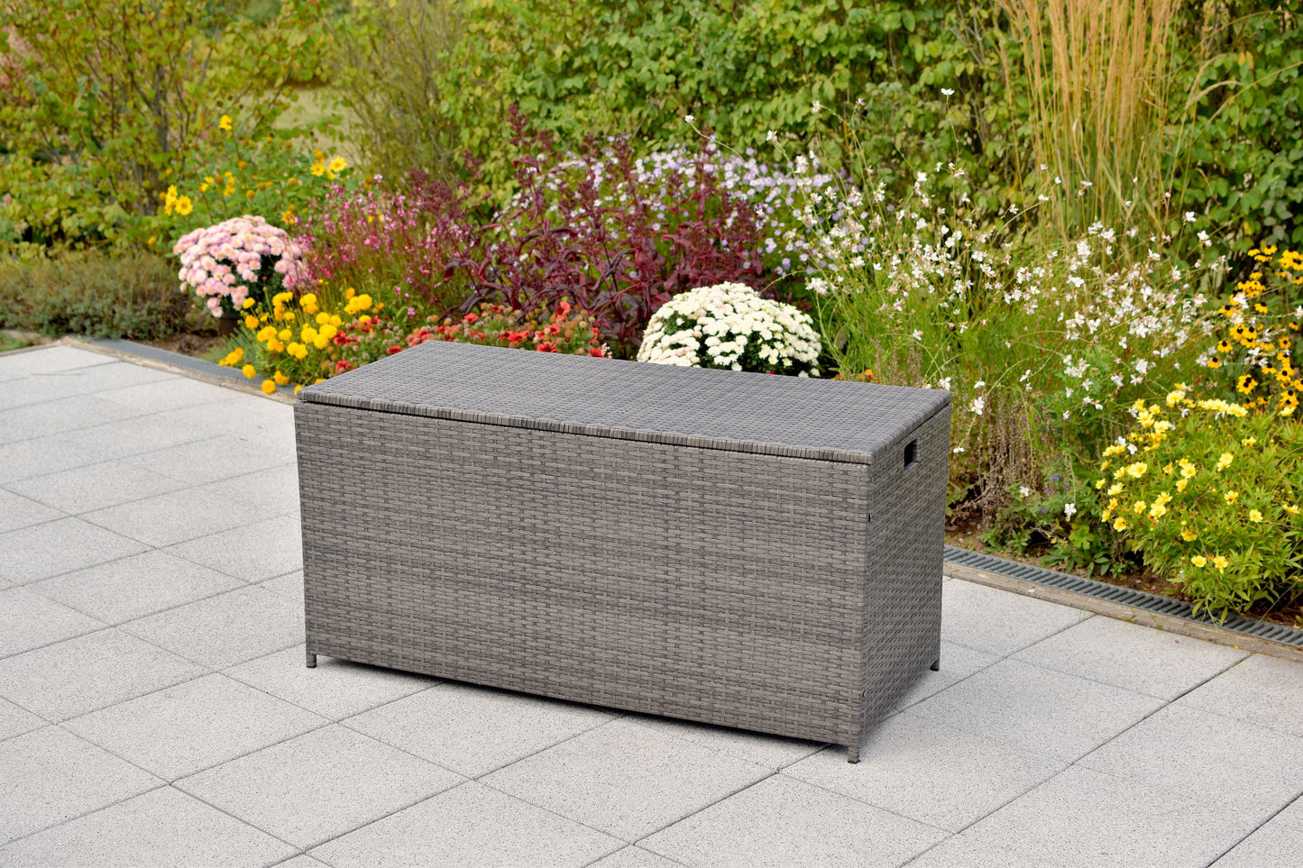 Kissenbox
123 x 54 x 60 cm, spritzwassergeschützt