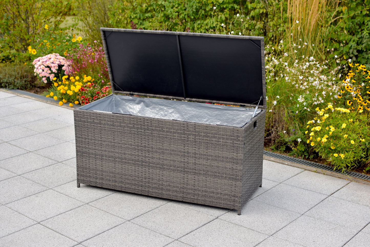 Kissenbox
123 x 54 x 60 cm, spritzwassergeschützt