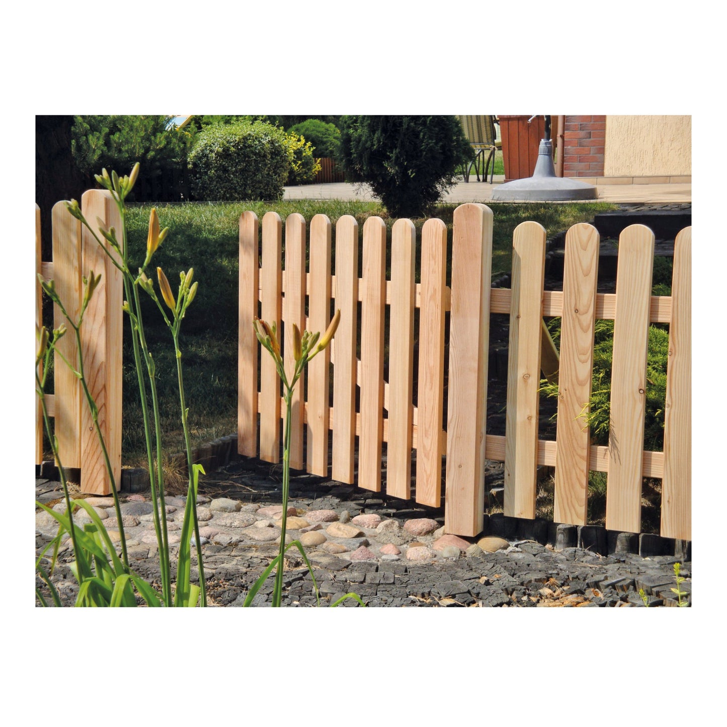 LENA-Serie Vorgartenzaun Lärche
180 x 80 cm
Latten 18/88 mm, Riegel 24/68 mm
