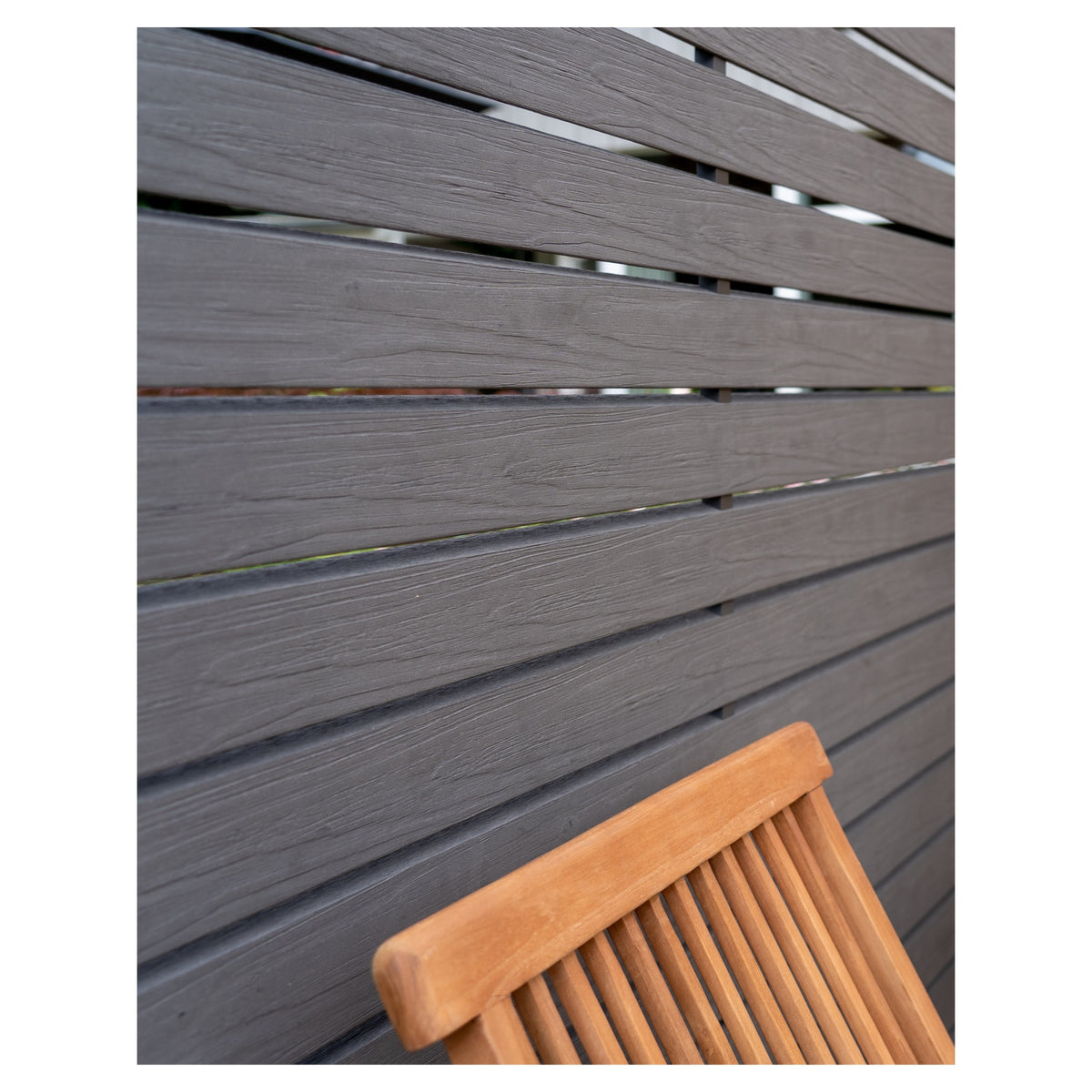 HANÖ-Serie SCHIEFER Holzstruktur 21 Lamellen 20 x 75/68 x 1793 mm BPC-Rhombus-Steckzaun
