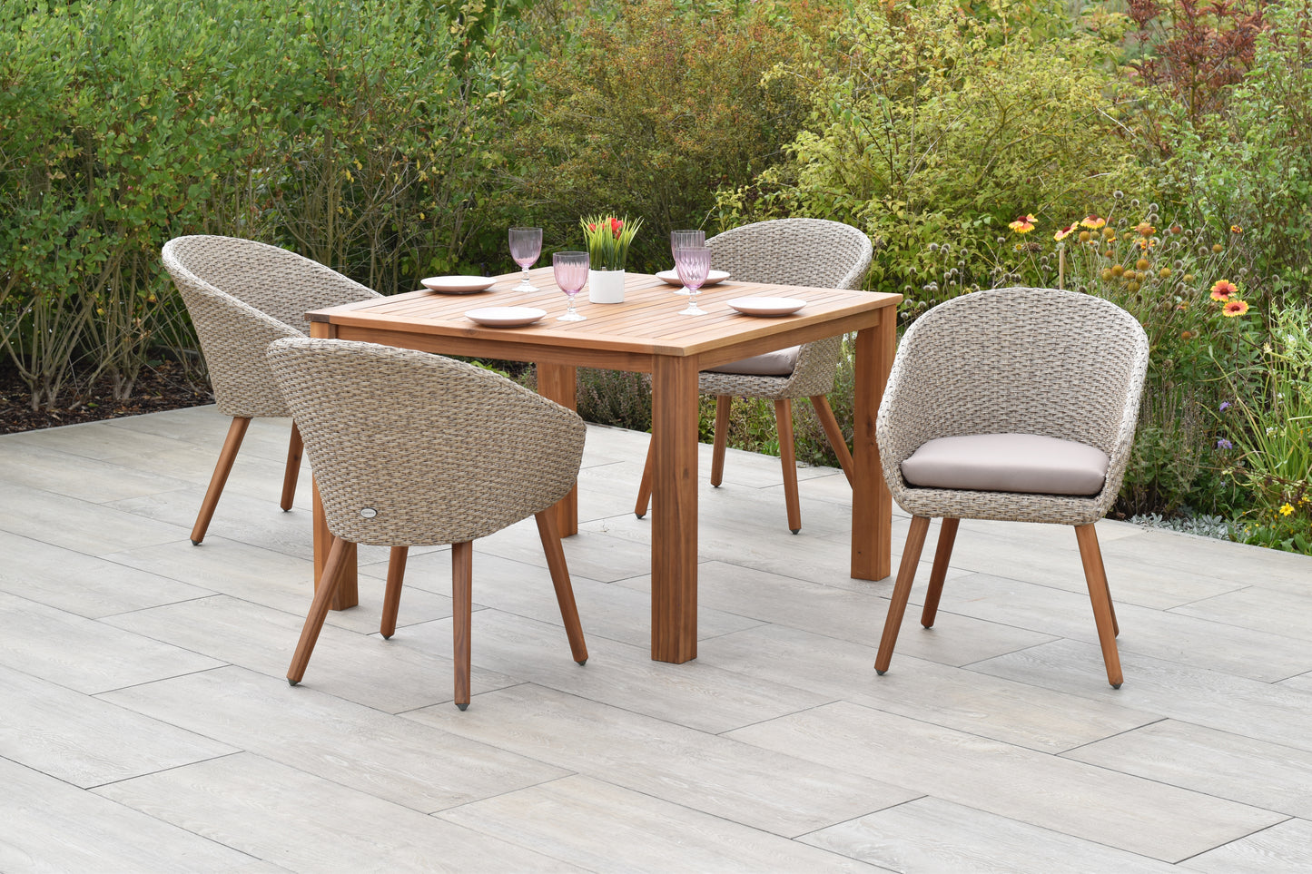Arrone Set 5tlg.
Alu/Kunststoffgeflecht/Akazie